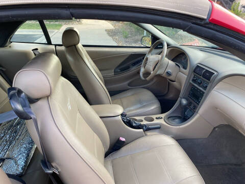2004 Ford Mustang Deluxe