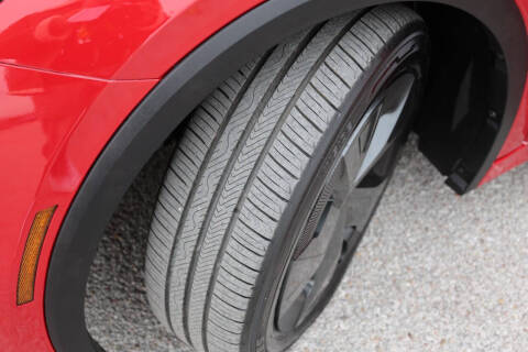 2025 Toyota Prius Plug-in Hybrid SE