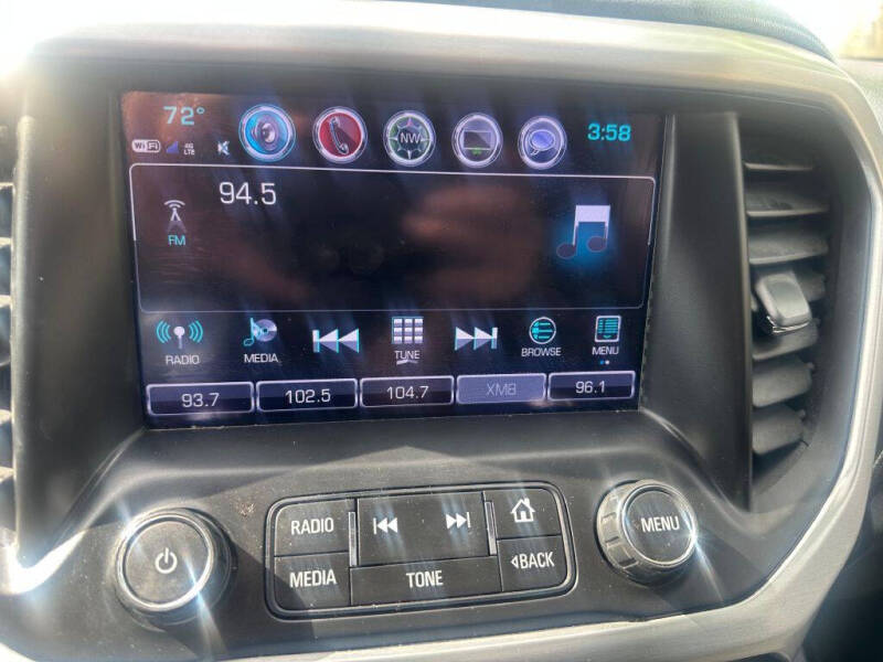 2017 GMC Acadia SLE-2