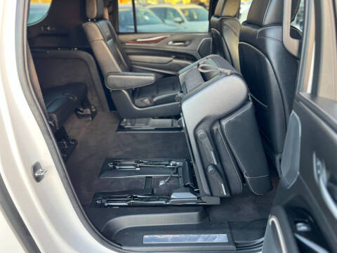 2022 Cadillac Escalade ESV Luxury