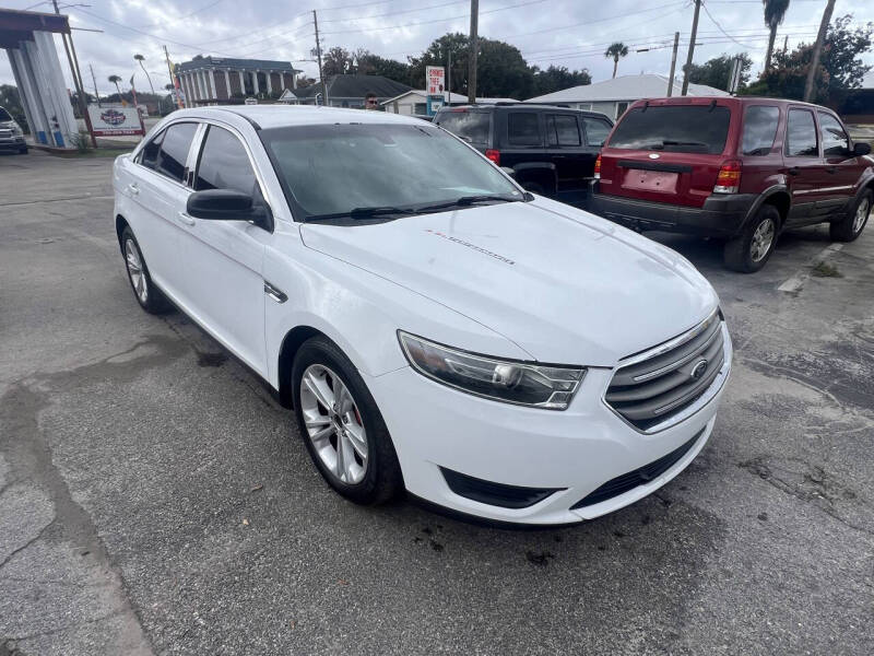 2016 Ford Taurus SE
