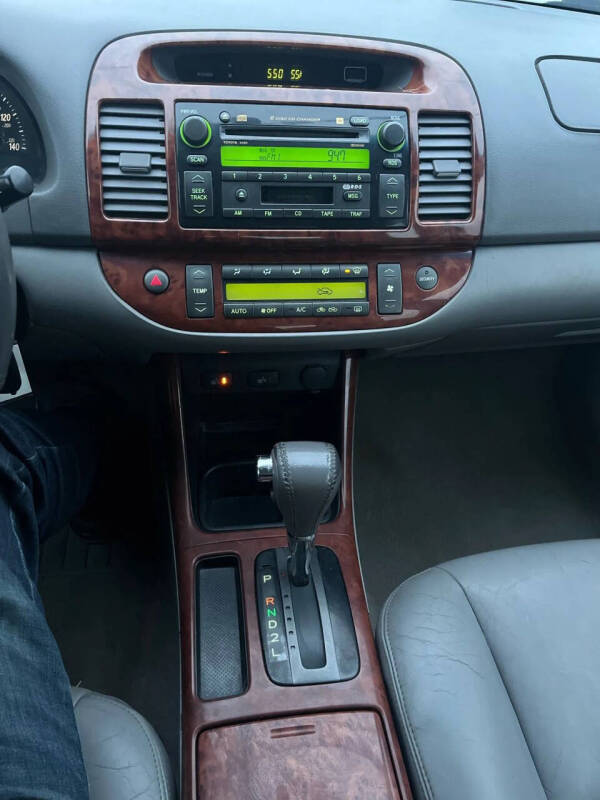 2004 Toyota Camry