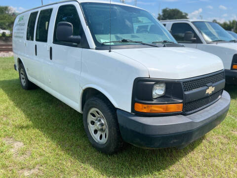 2014 Chevrolet Express for sale at D & R Auto Brokers in Ridgeland SC
