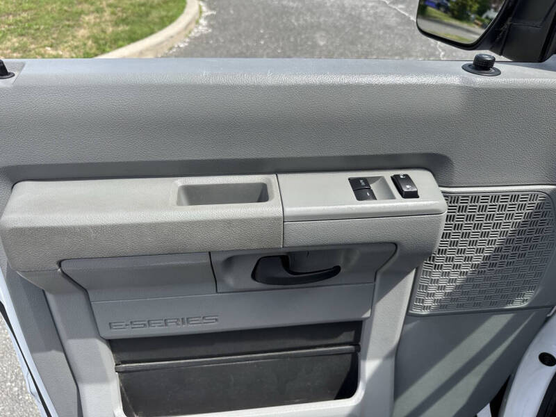 2014 Ford E-Series E-350 SD XLT