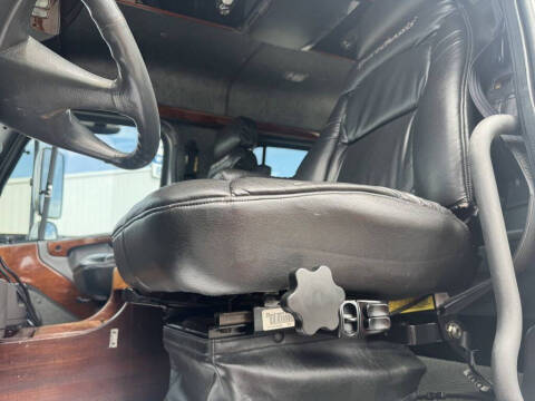 2005 Freightliner M2 106