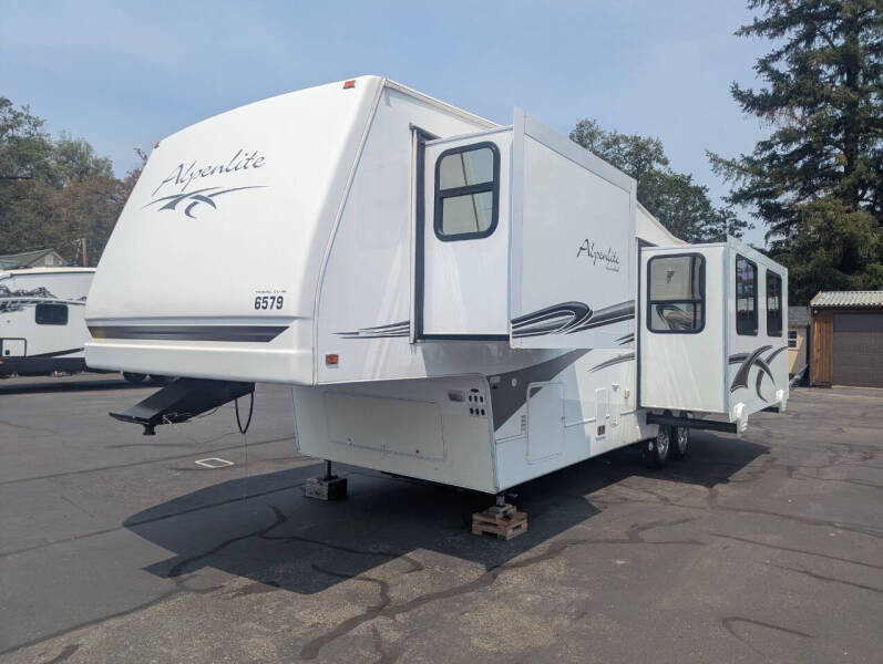 2005 Alpenlite Medinah 32RLT / 32ft