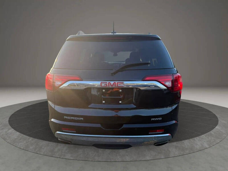 2017 GMC Acadia Denali