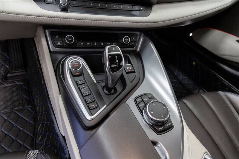 2016 BMW i8