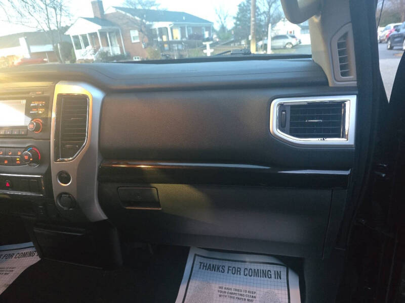 2017 Nissan Titan SV