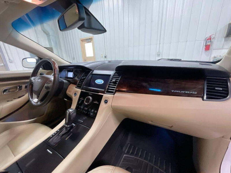 2017 Ford Taurus Limited