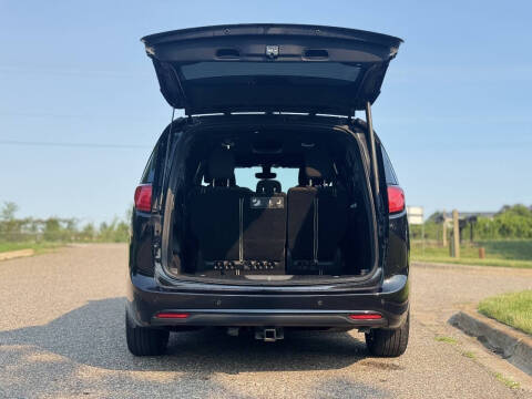 2020 Chrysler Pacifica Touring