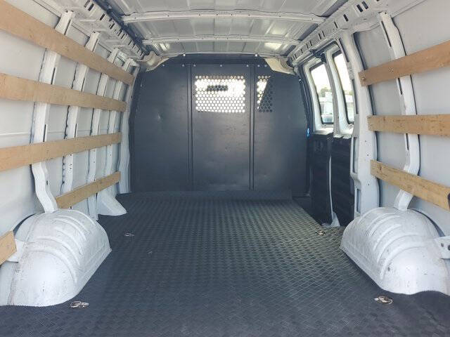 2023 GMC Savana 2500