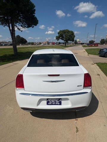 2018 Chrysler 300 Limited