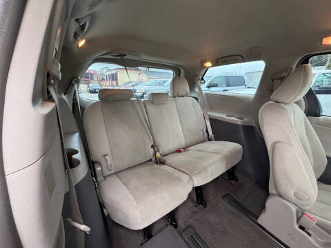 2013 Toyota Sienna L 7-Passenger