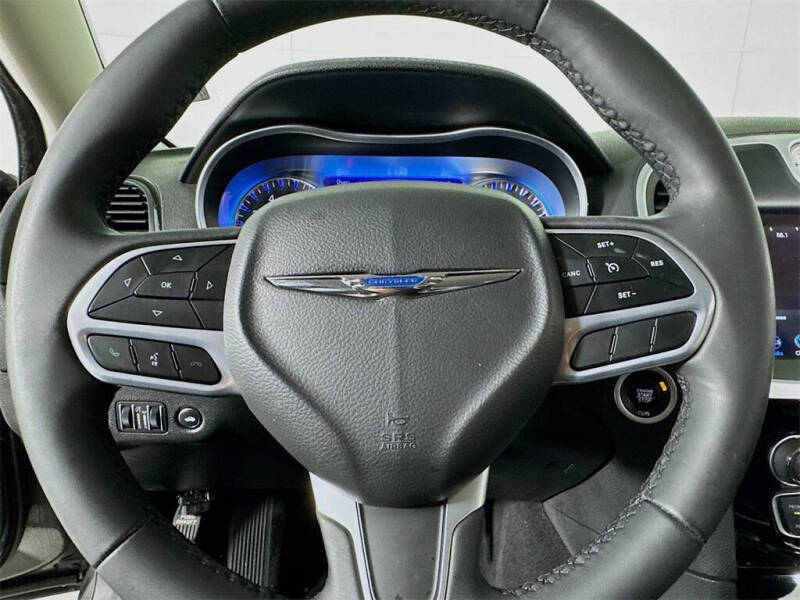 2023 Chrysler 300 Touring L