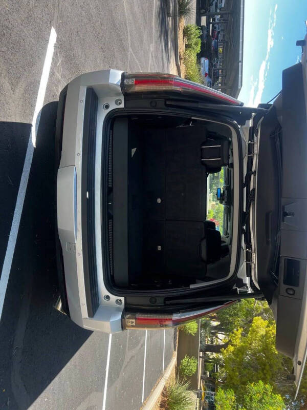 2020 Cadillac Escalade Luxury