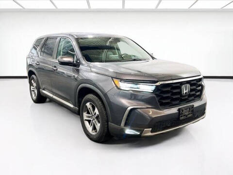 2023 Honda Pilot EX-L w/Rear Captain's Chairs