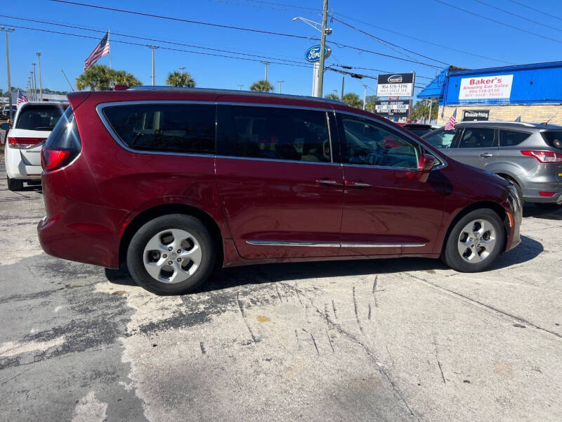 2017 Chrysler Pacifica Touring-L Plus