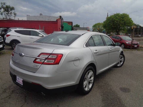 2015 Ford Taurus SEL
