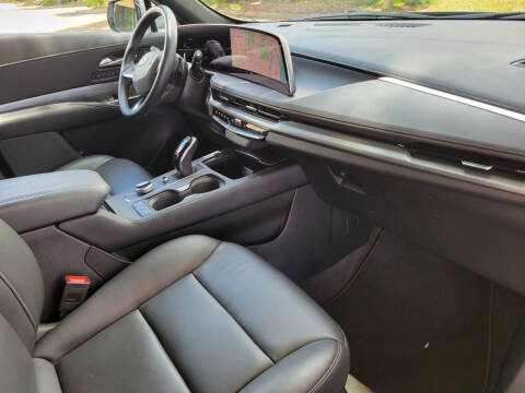 2025 Cadillac XT4 Premium Luxury