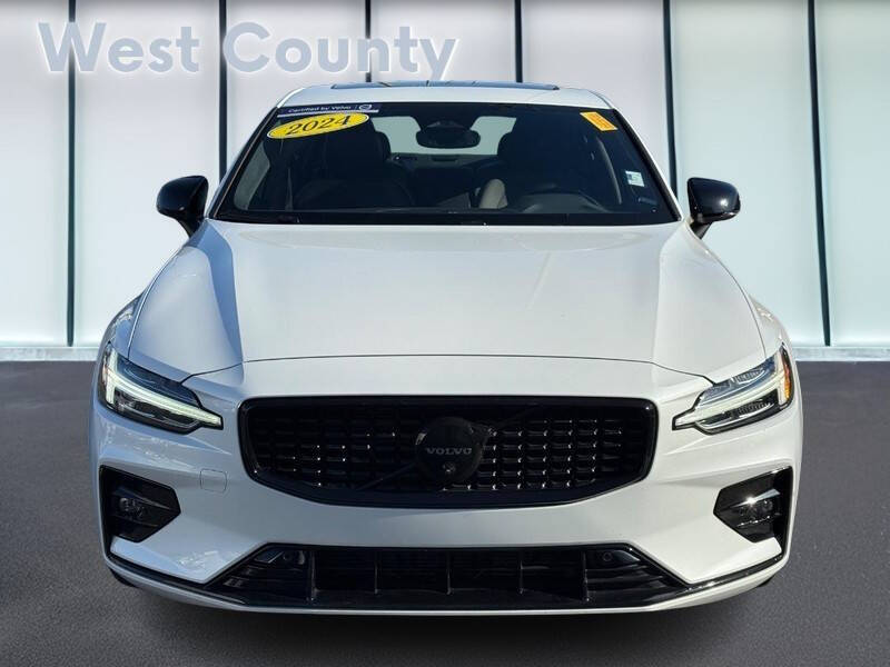 2024 Volvo S60 B5 Plus Black Edition