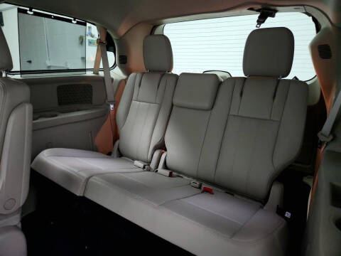 2013 Chrysler Town and Country Touring-L