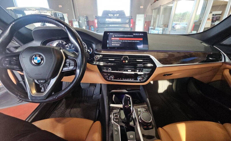 2017 BMW 5 Series 540i