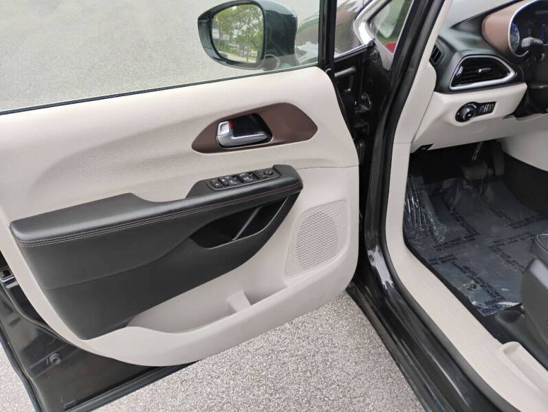 2019 Chrysler Pacifica Touring L