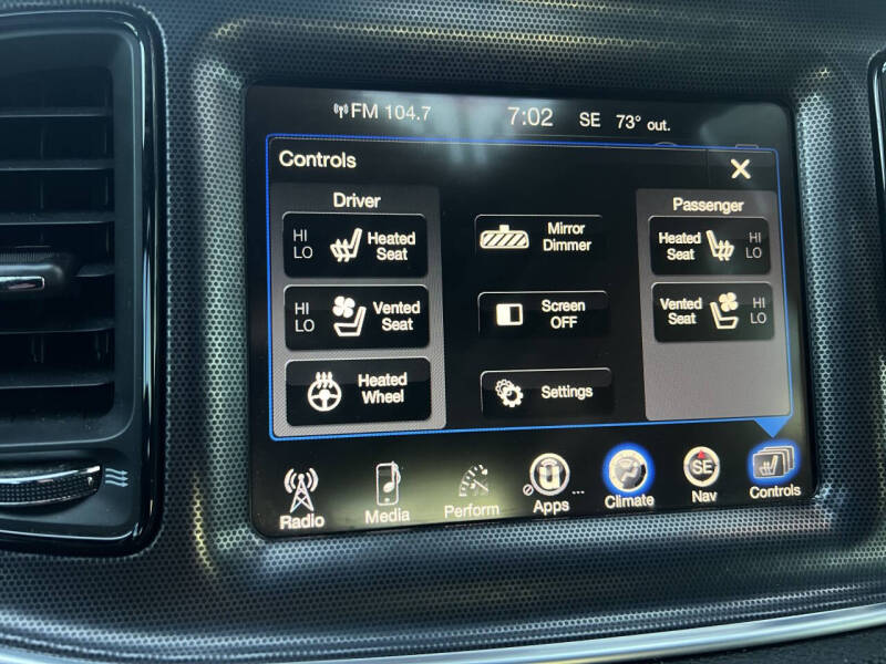 2016 Dodge Challenger 392 HEMI Scat Pack Shaker