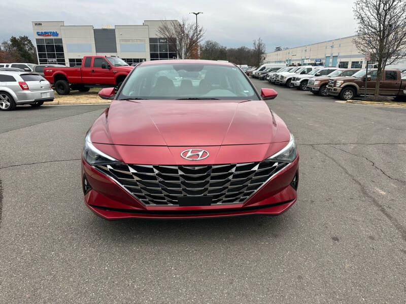 2021 Hyundai Elantra SEL photo 3