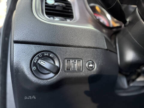 2015 Dodge Charger SE