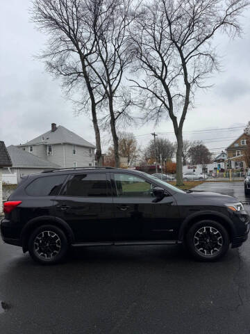 2020 Nissan Pathfinder SL