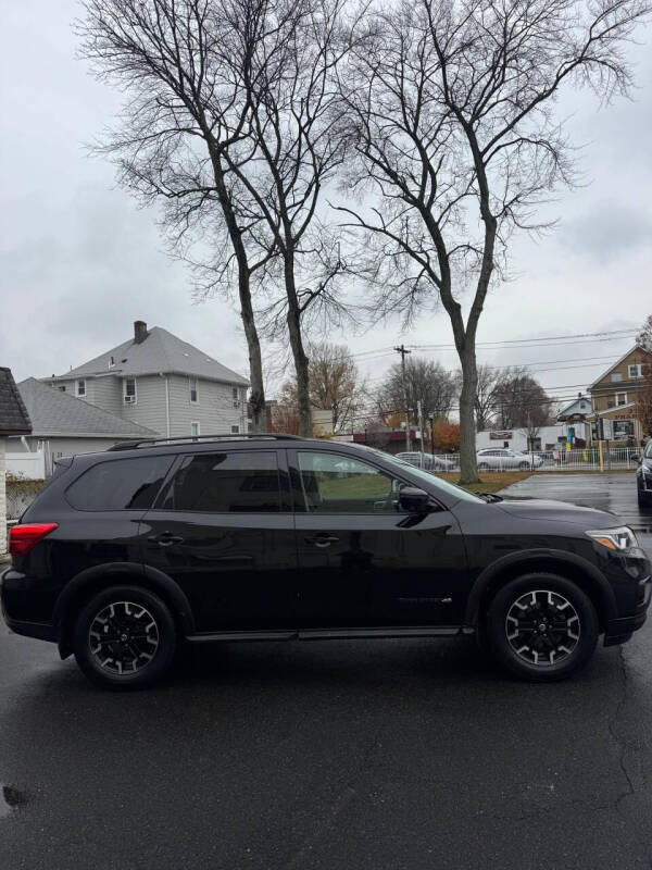 2020 Nissan Pathfinder SL