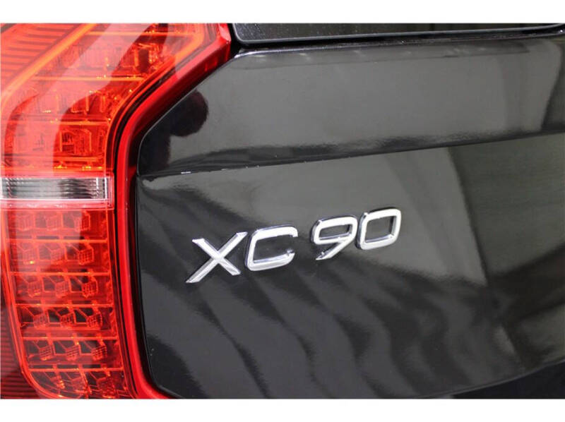 2021 Volvo XC90 T5 Momentum