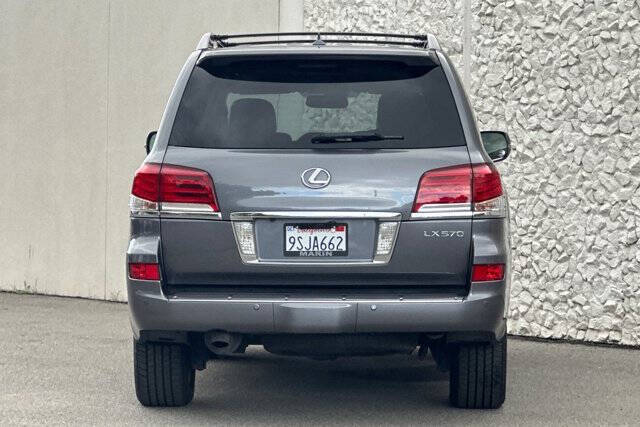 2014 Lexus LX 570