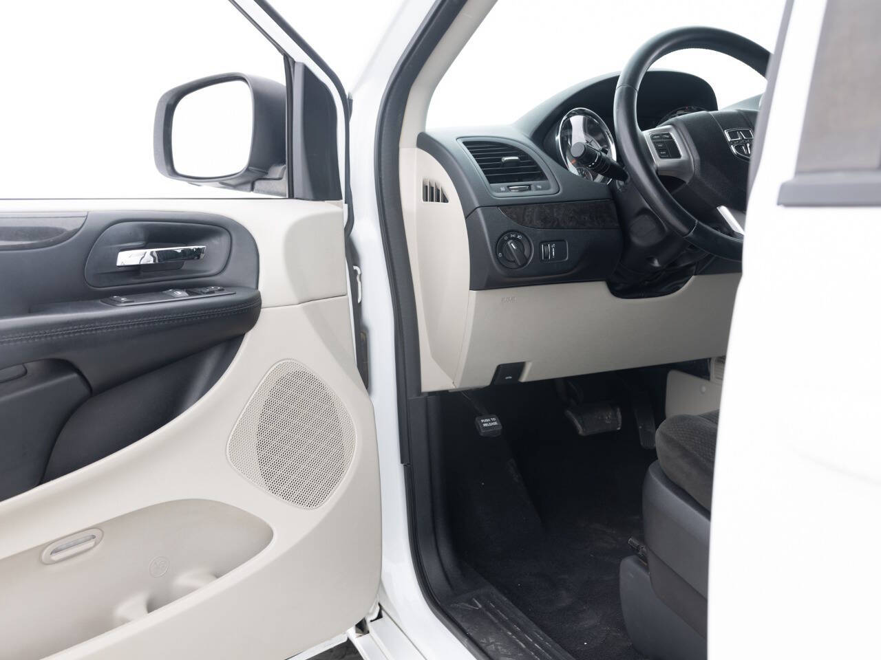 Used Car 2016 Dodge Grand Caravan  Se 4dr Mini Van For Sale Under $10,000 In Coal City, Illinois