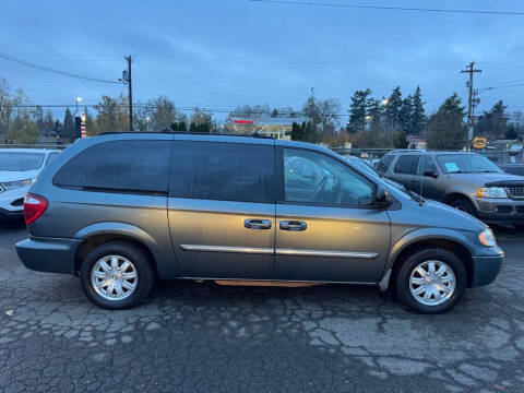 2006 Chrysler Town and Country Touring