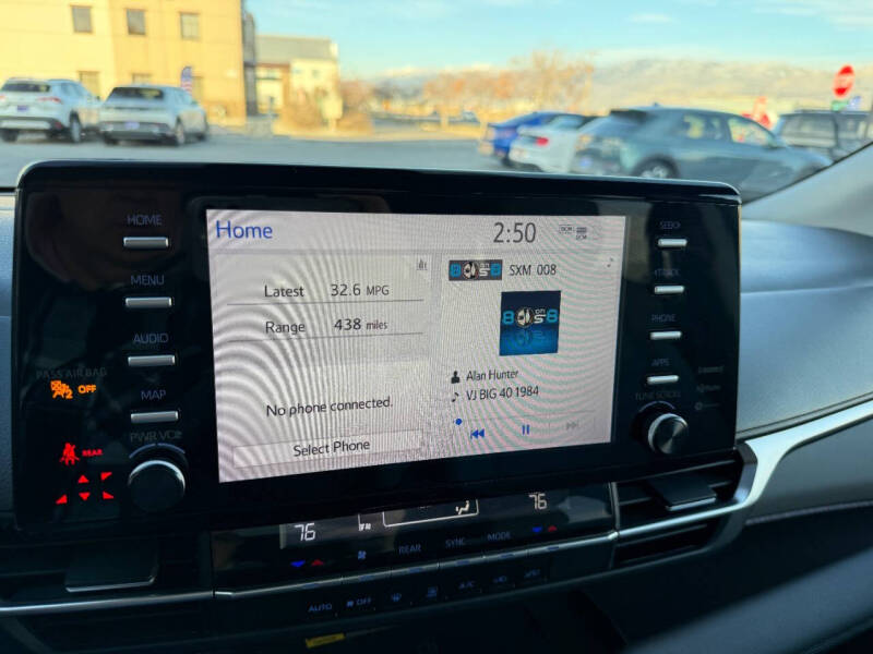 2024 Toyota Sienna LE 8-Passenger