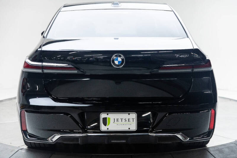 2023 BMW 7 Series 740i