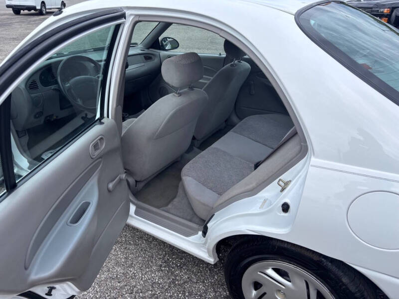 2000 Ford Escort