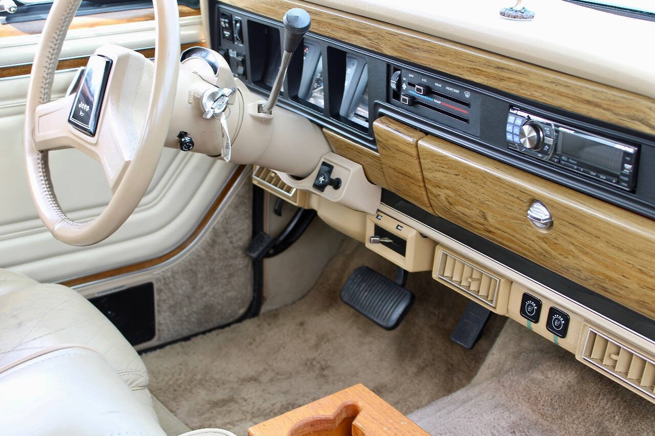 1989 Jeep Grand Wagoneer 68