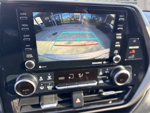 2021 Toyota Highlander LE