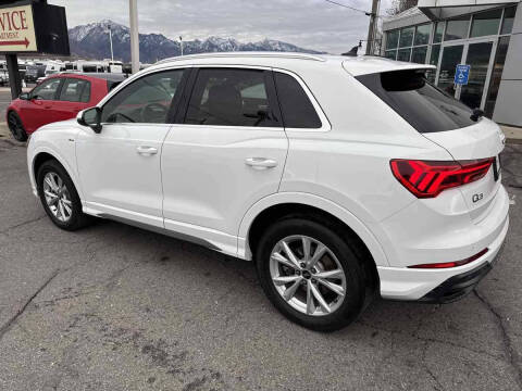 2022 Audi Q3 quattro S line Premium 45 TFSI