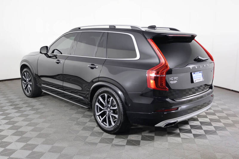 2018 Volvo XC90 T6 Momentum