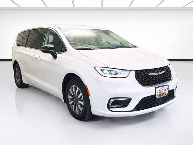 2024 Chrysler Pacifica Plug-In Hybrid Select