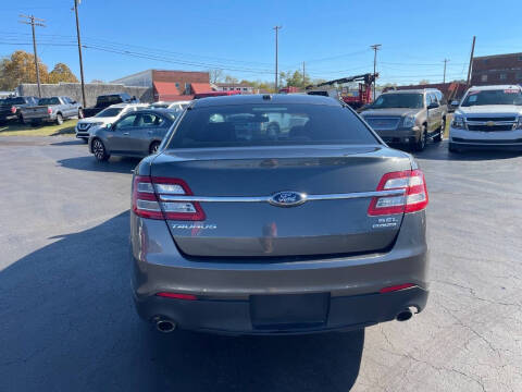2015 Ford Taurus SEL