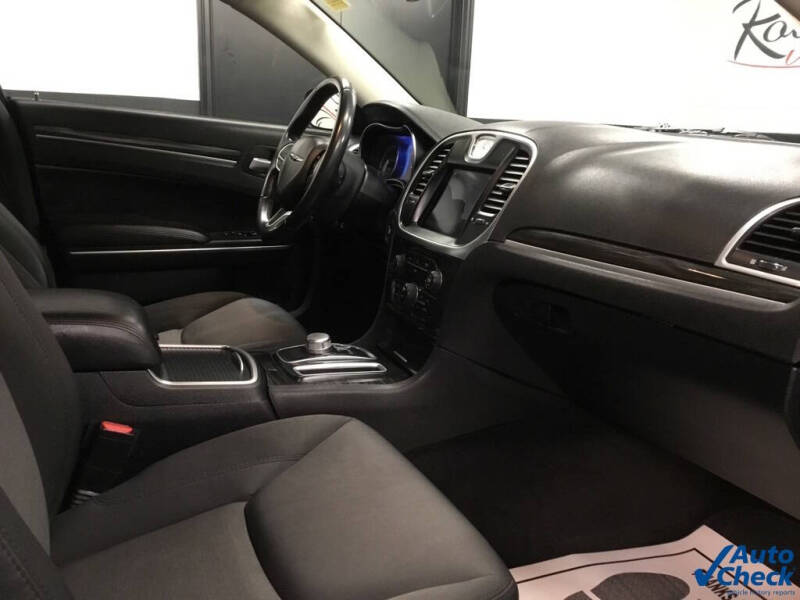 2018 Chrysler 300 Touring