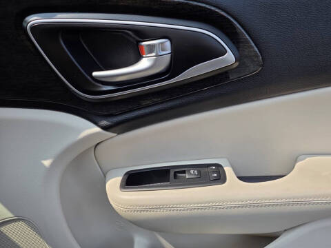 2016 Chrysler 200 C