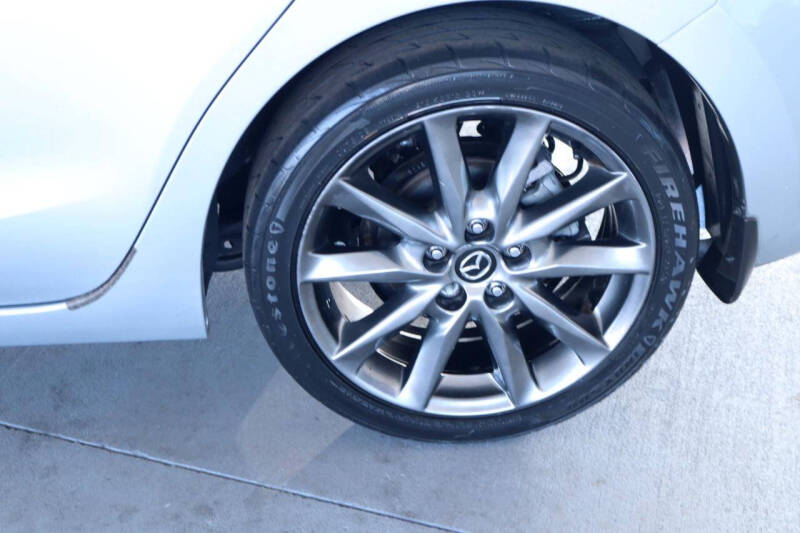 2018 Mazda MAZDA3 Touring