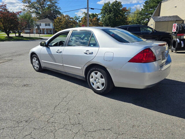 2007 Honda Accord for sale at QUEENSGATE AUTO SALES in York, PA